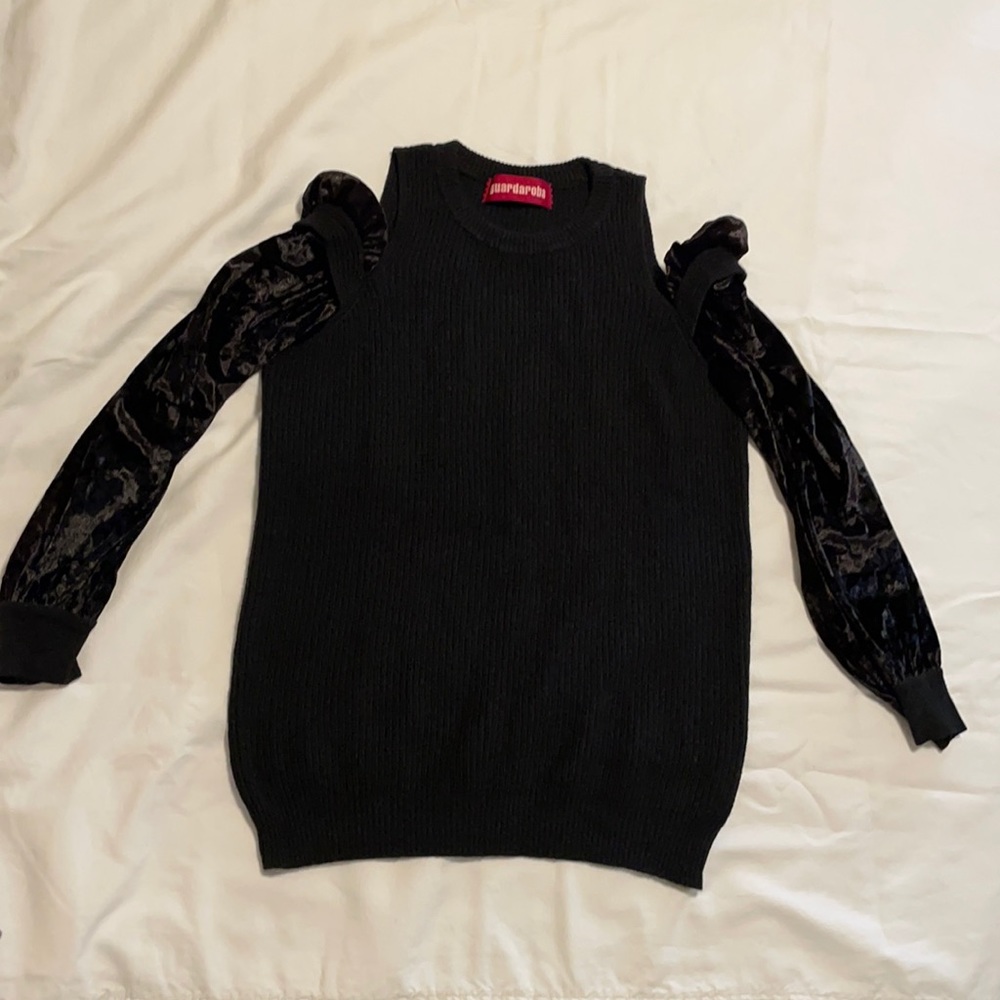GUARDAROBA sweater, cut out shoulders, perfect for a holiday party! Size S